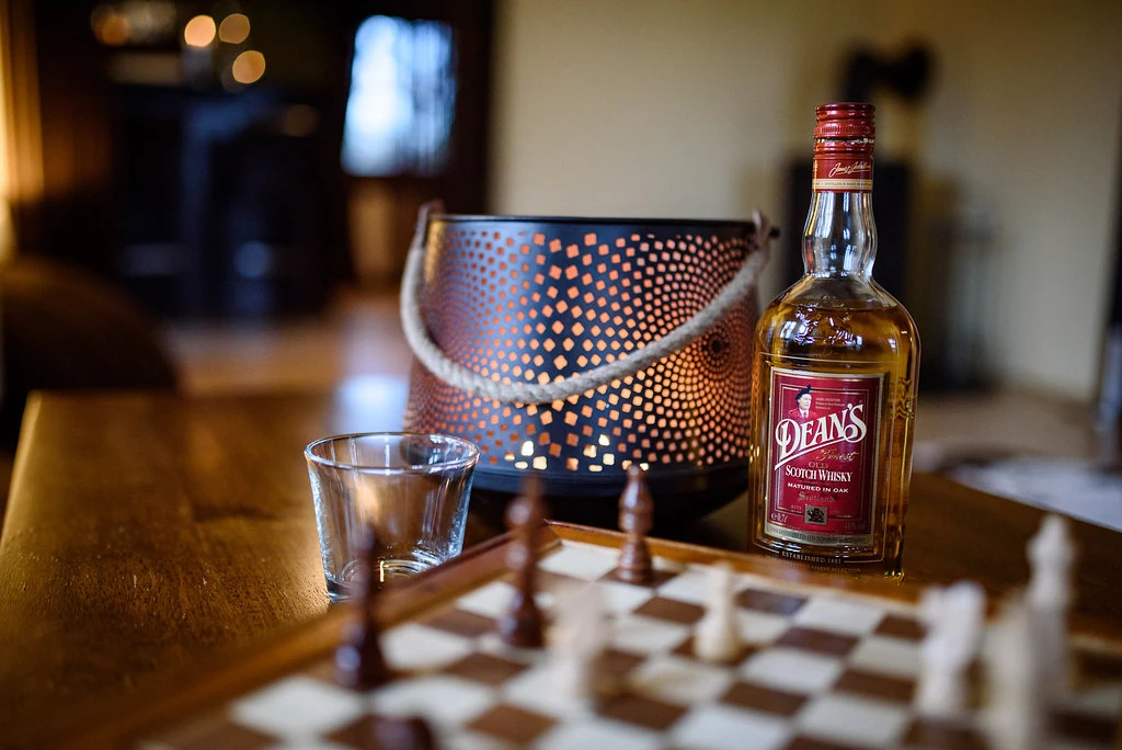 Whisky und Schach im Großen Landhaus I