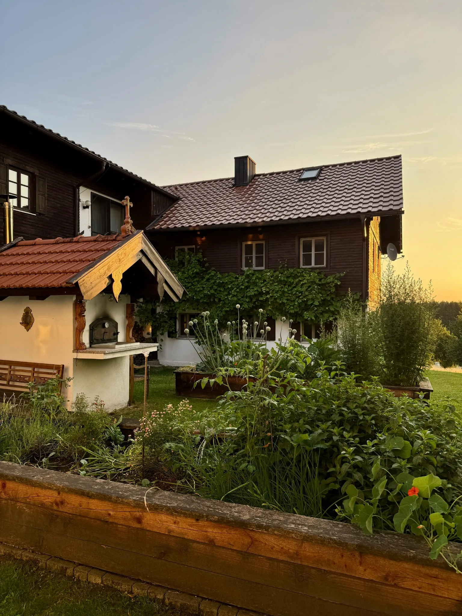 Kleines Landhaus II in der Abendsonne